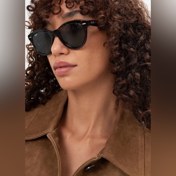 Ray-Ban Tortoise Shell Sunglasses - Picture 7 of 14